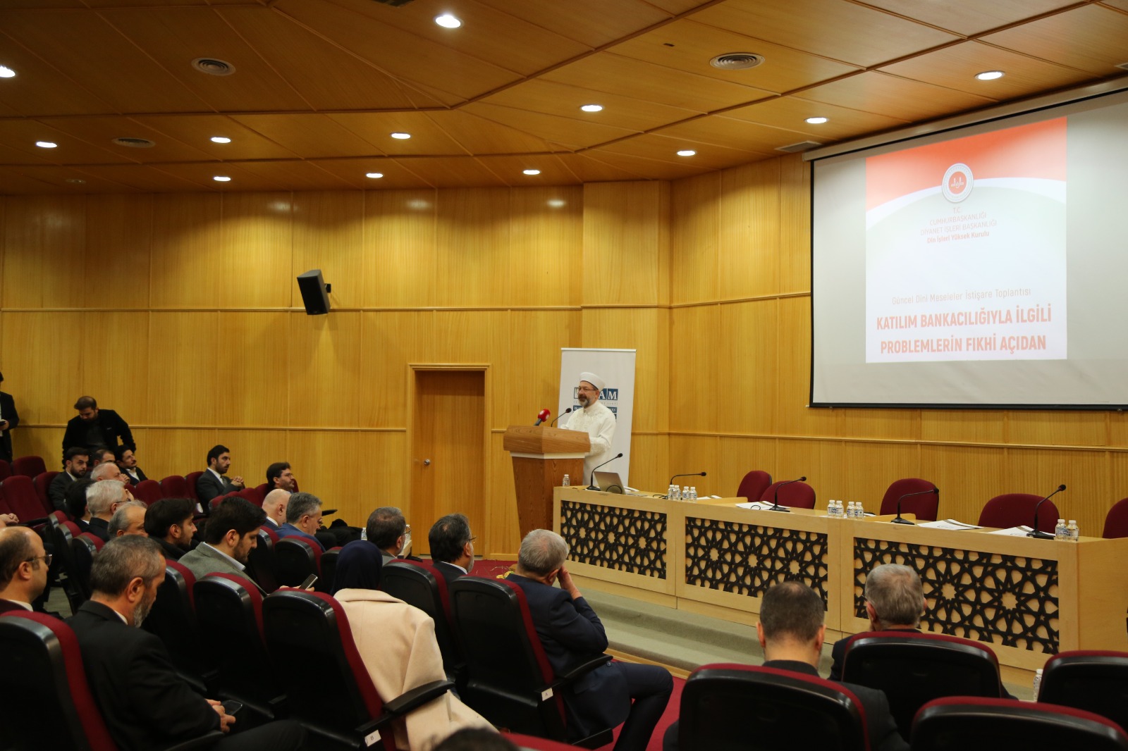 "Katılım Bankacılığıyla İlgili Problemlerin Fıkhi Açıdan Değerlendirilmesi" istişare toplantısı yapıldı